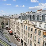 Le Louvre & Notre-Dame - Cityapartmentstay