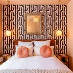 Maison La Boheme Montmartre - Studios & Apartments