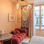 Maison La Boheme Montmartre - Studios & Apartments