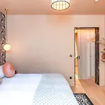 Maison La Boheme Montmartre - Studios & Apartments
