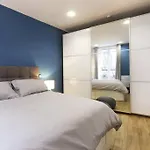 Newly Renovated Spacious Apartment In Montorgeuil Area
