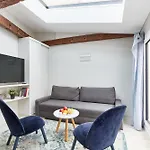 Jardin Du Luxembourg With Balcony - Cityapartmentstay