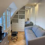 Charmant Studio Parisien Avec Vue, Au Coeur Du 7E Arrondissement