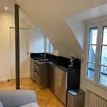 Charmant Studio Parisien Avec Vue, Au Coeur Du 7E Arrondissement