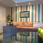 Elysees Apartments
