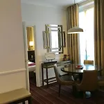 Elysees Apartments