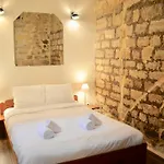 1 Bedroom Apartment In The Heart Of The Marais Area