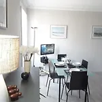 Apartment With Car Park - Charonne Neighborhood