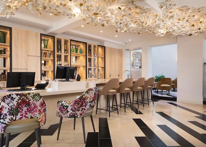 Hôtel des Champs-Elysées