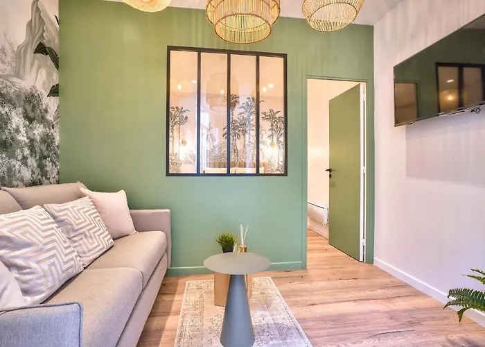 New Eiffel Tour ! Splendid Apartments In The Heart Of Paris