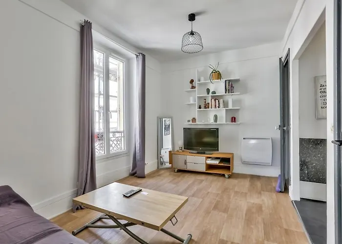 2 Room Flat In The Heart Of Montmartre