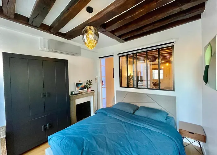 Designer Apartment Tour Saint-Jacques - 1Br 4P