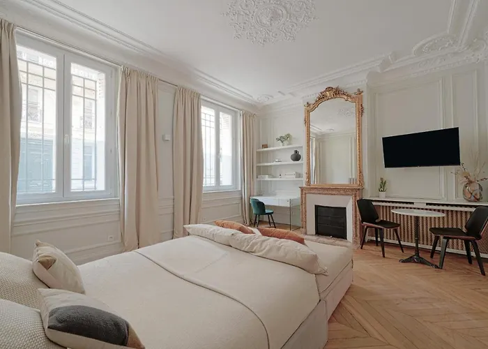 Studio Quartier Champs Elysees 1