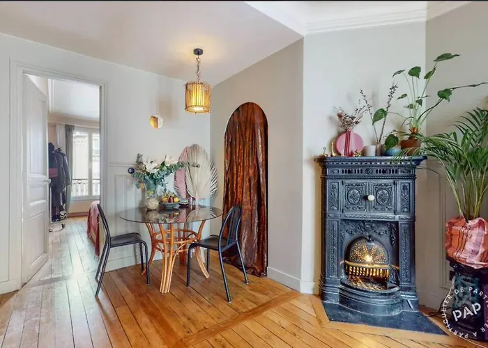 Apartement Chic Pure Parisian In Incredible Area