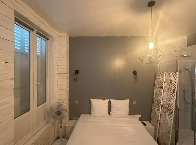 Super Location Meets Charming Studio -Ecole Militaries Champ De Mars - 7Th Arrondisment