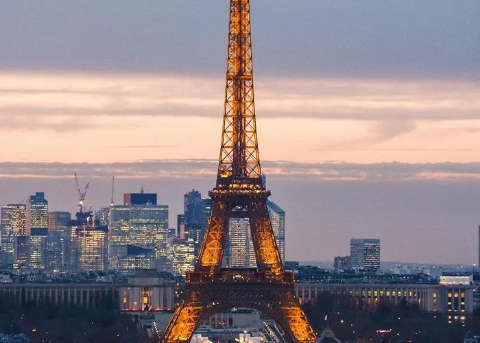 Paris Luxury Apartment 75M2 With Eiffel Tower View, 1 Min Metro, Parking