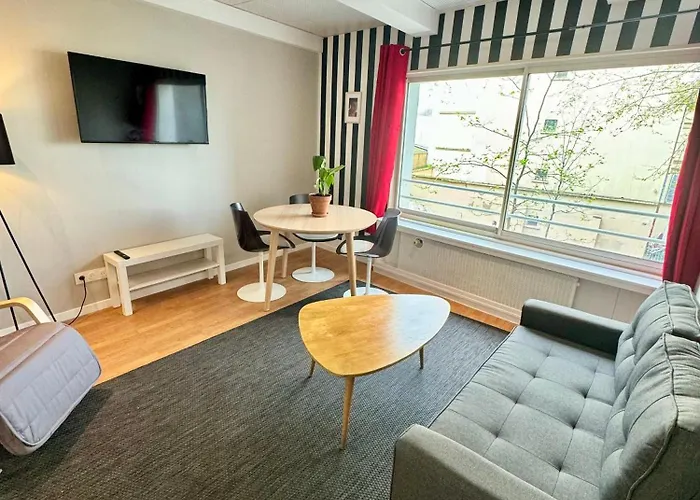 Appartement Lumineux Et Renove Pres De Montmartre \
