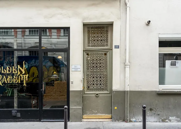 Elegant And Modern Parisian Charm