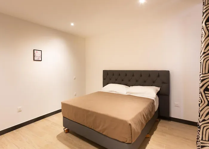 Hotel Leonard De Vinci II