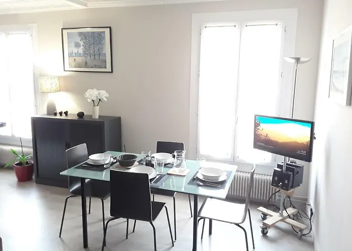 Apartment With Car Park - Charonne Neighborhood