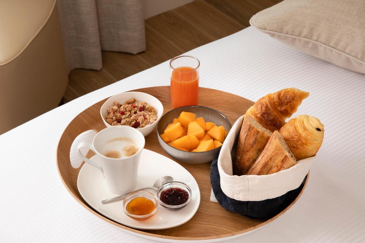 Hotel Des Champs-elysées 4*