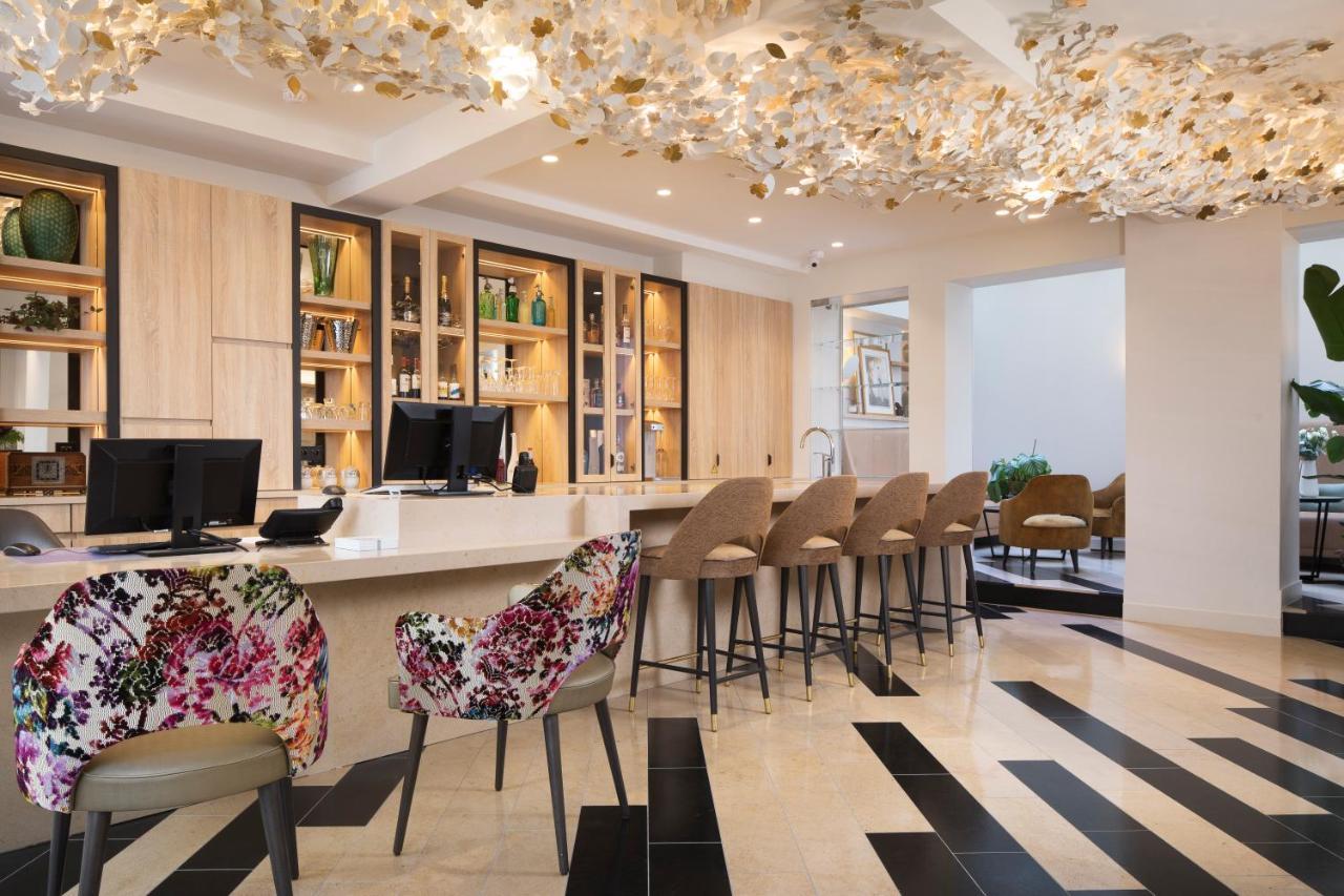 Des Champs-elysées Hotel 4*