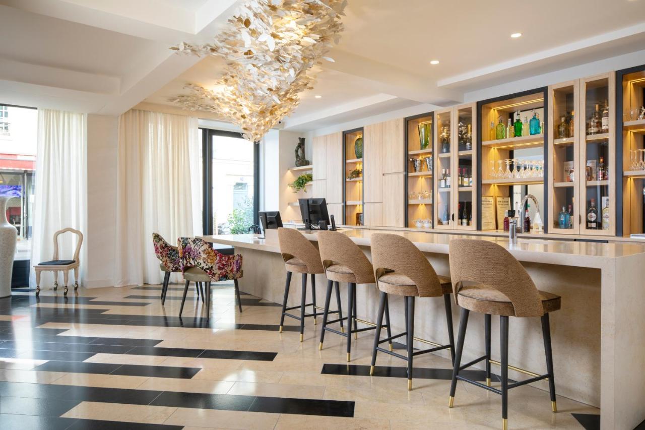 Des Champs-elysées 4*