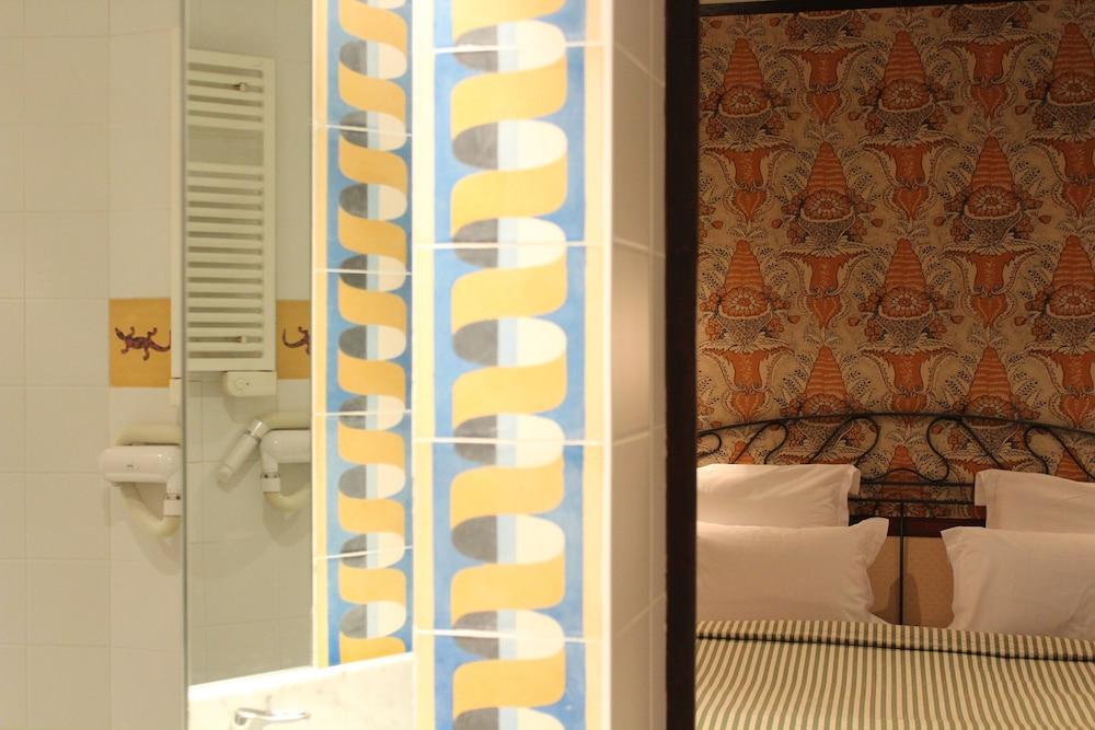 Hotel Les Jardins Du Luxembourg Paris