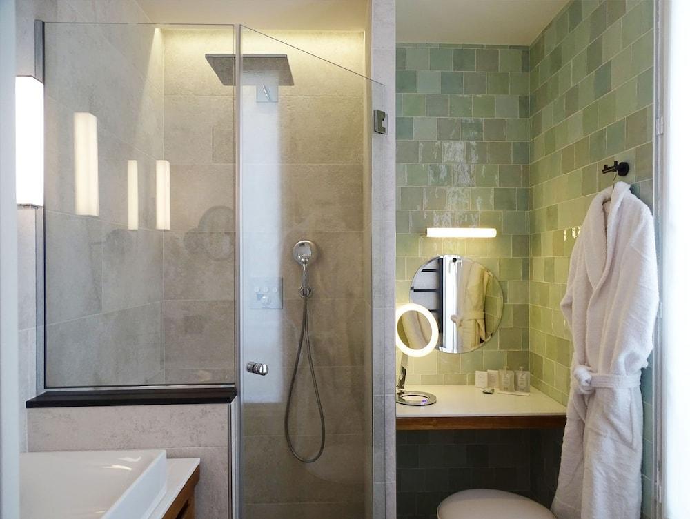 Hotel Des Champs-elysées 4*