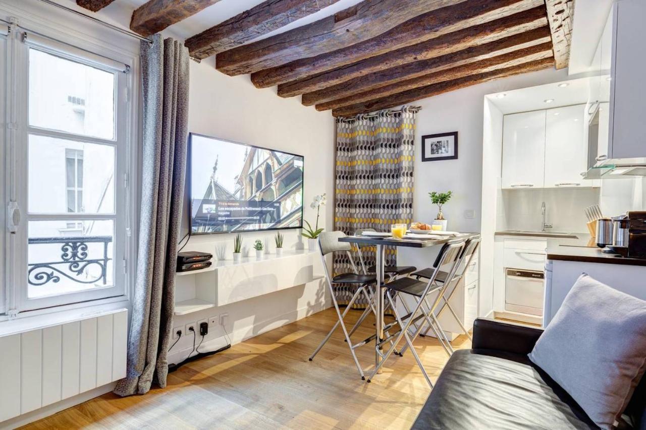 Quiet, Cozy, Design In *