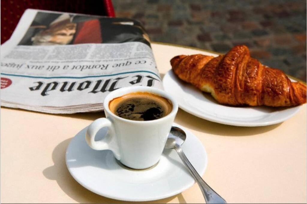 Sttudio Champs Elysees Paris