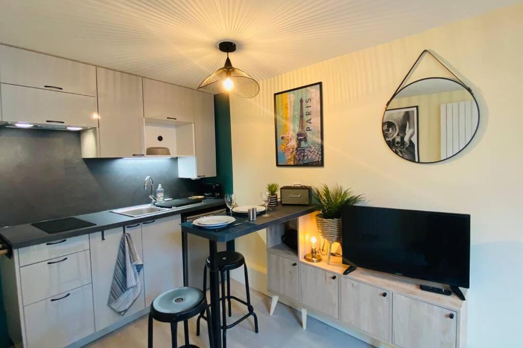 Apartment Sttudio Champs Elysees Paris