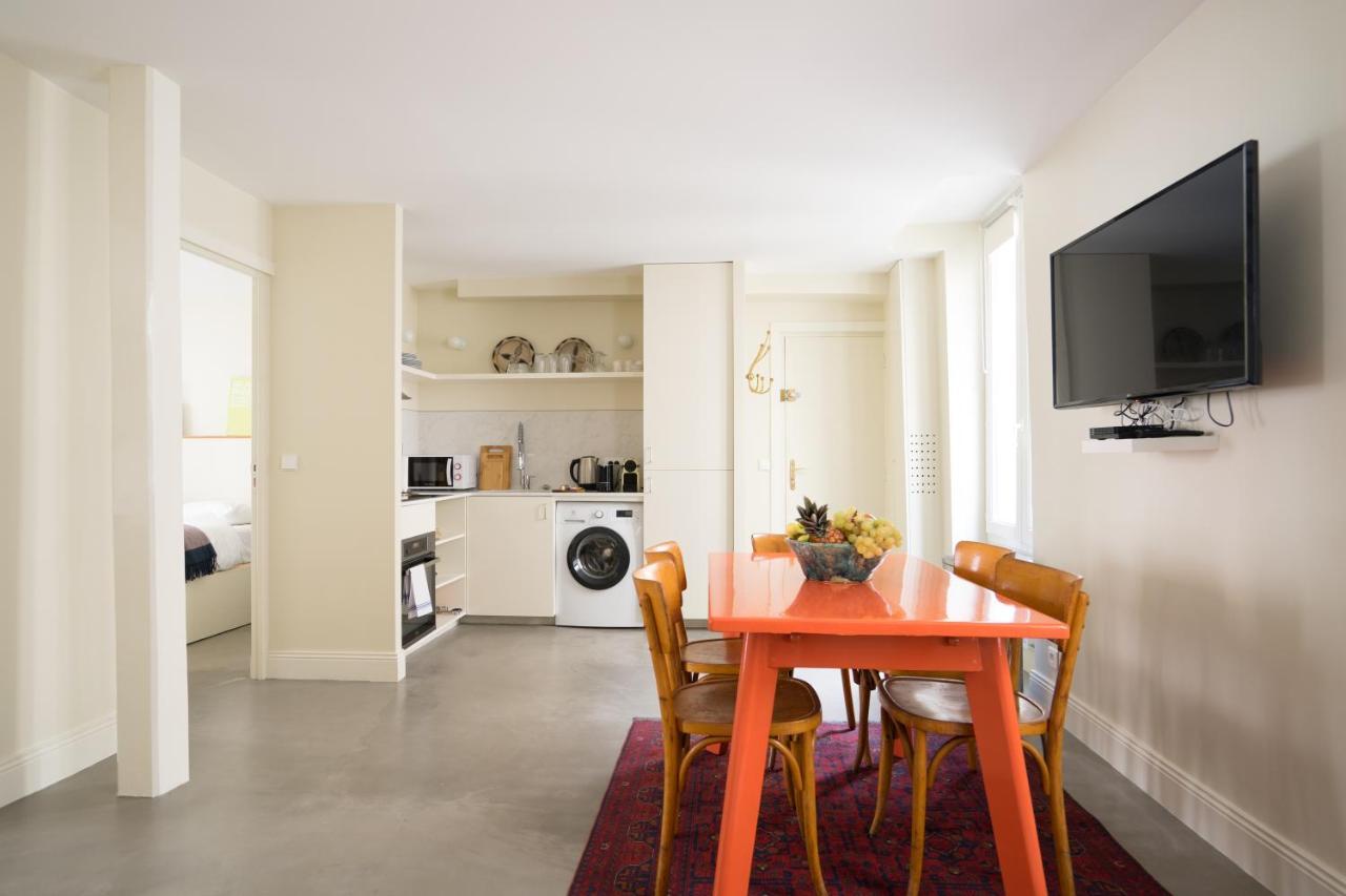 Elegant And Modern Parisian Charm Apartment *