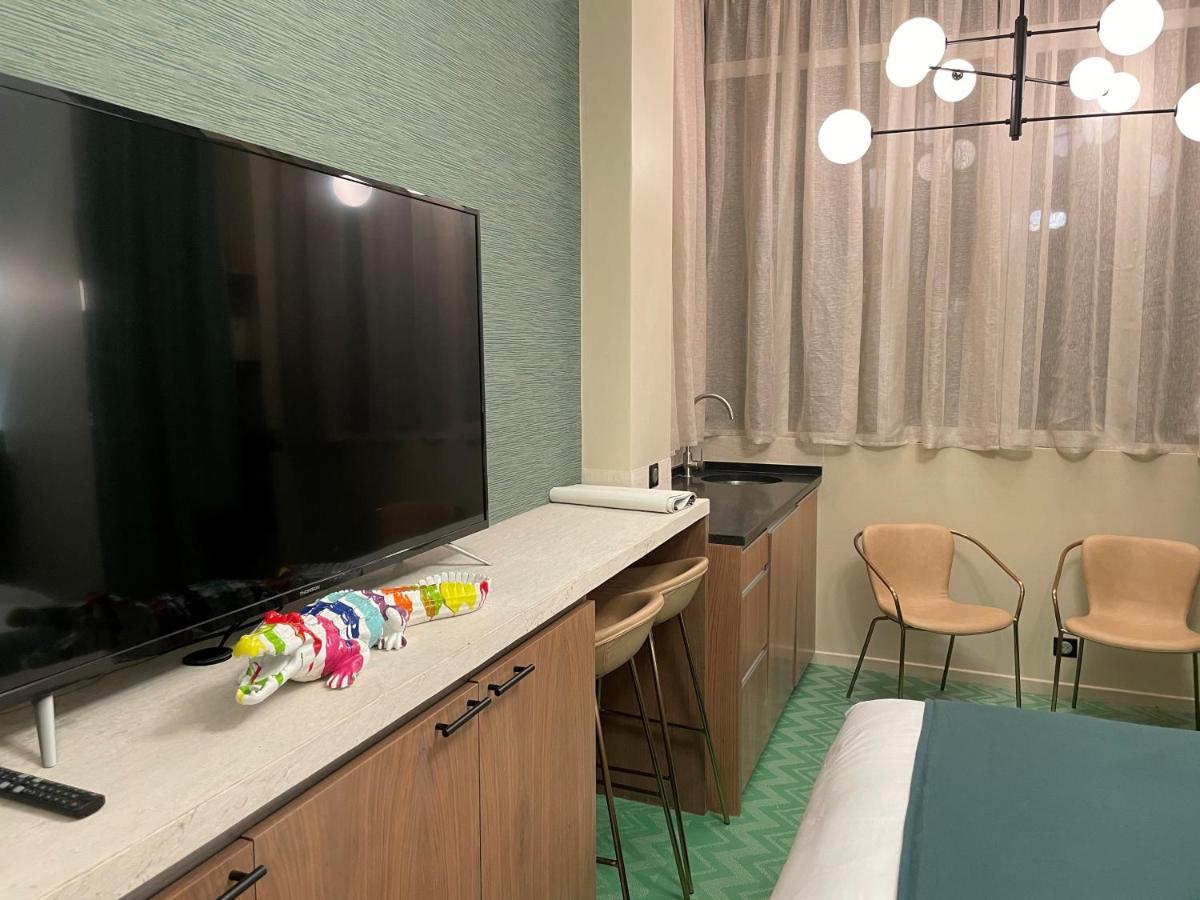 33 Marbeuf 4* Paris