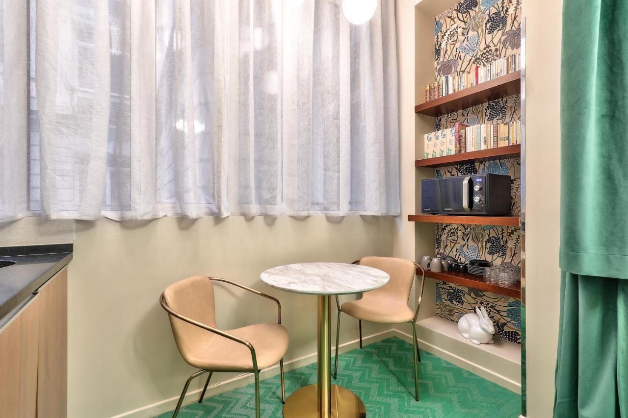 33 Marbeuf 4* Paris