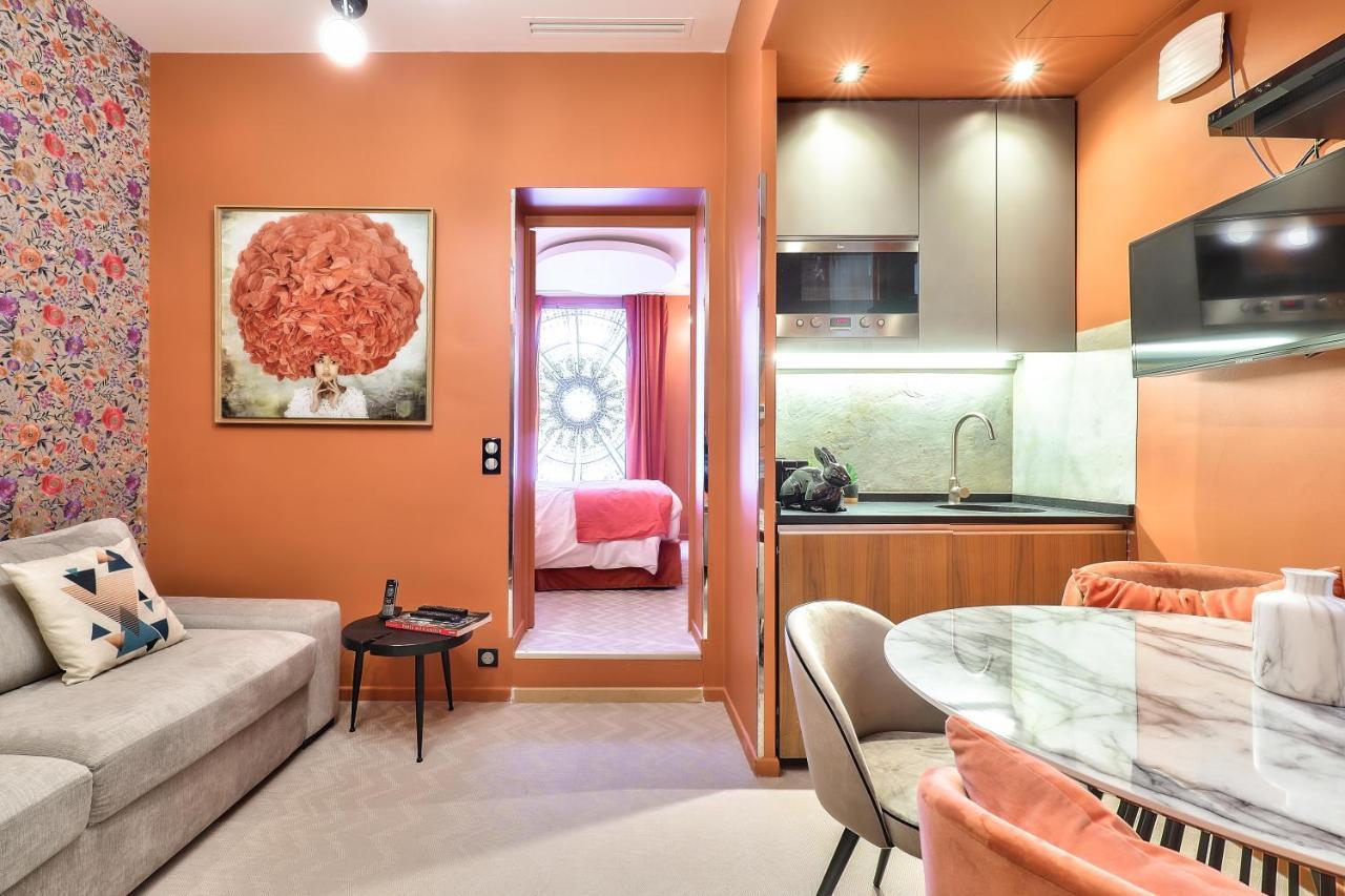 33 Marbeuf Paris