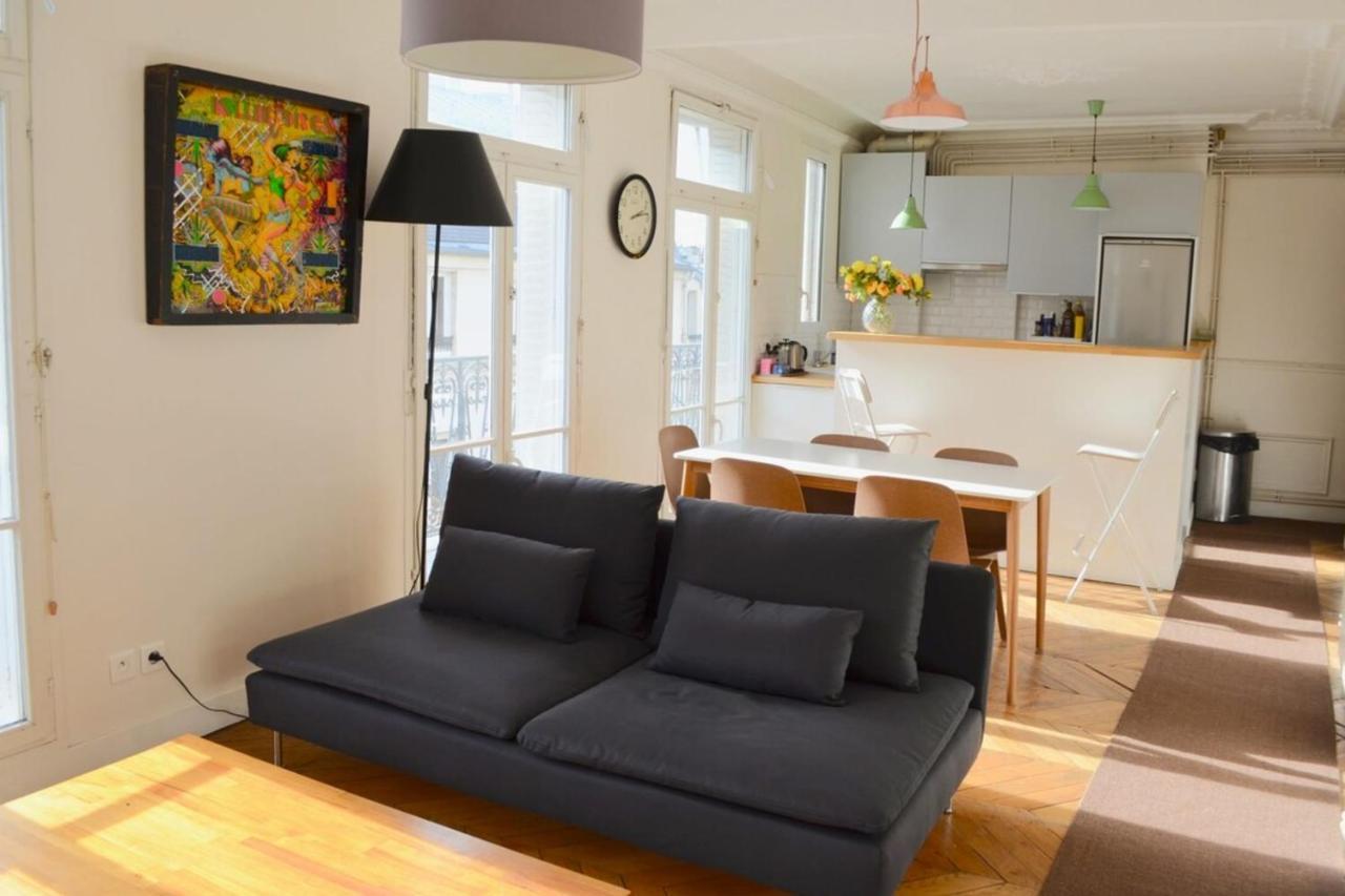 Charming 2 Bedroom With Balcony In 3rd Arr