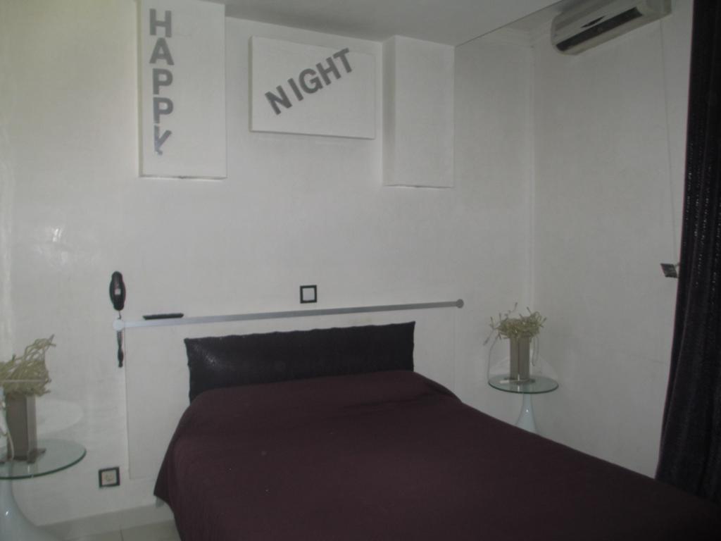 Camelia Prestige - Place De La Nation Hotel 2*