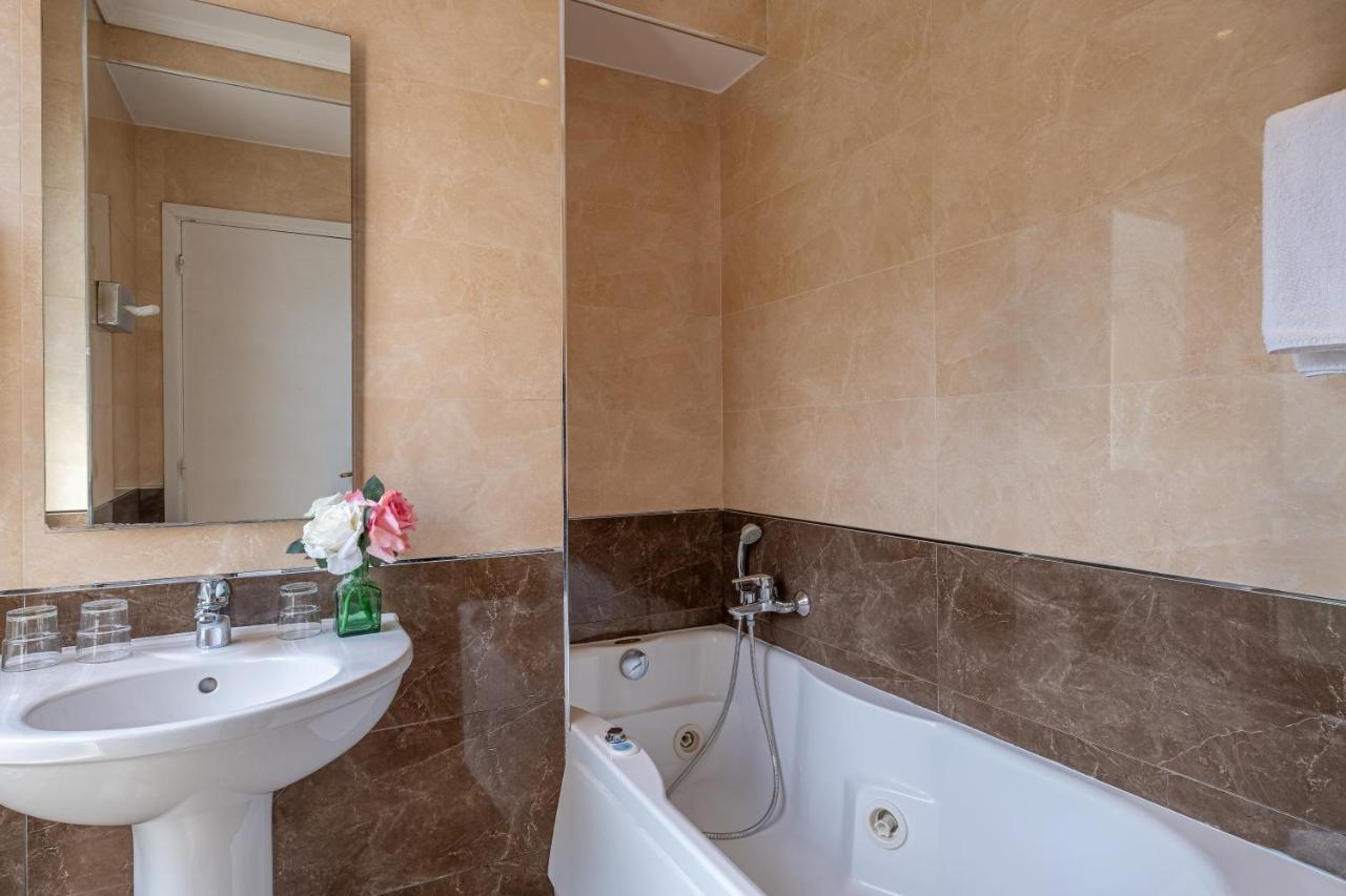 Hotel London 3*
