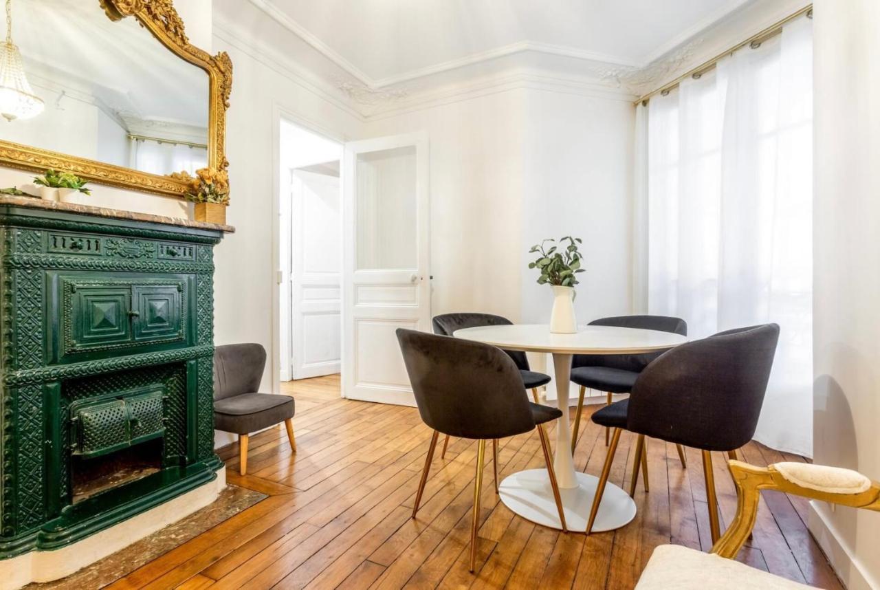 Abbesses - Superbe Avec Cheminées Parigi