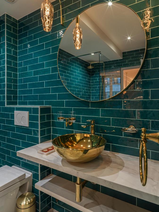 The Blue Pearl Paris