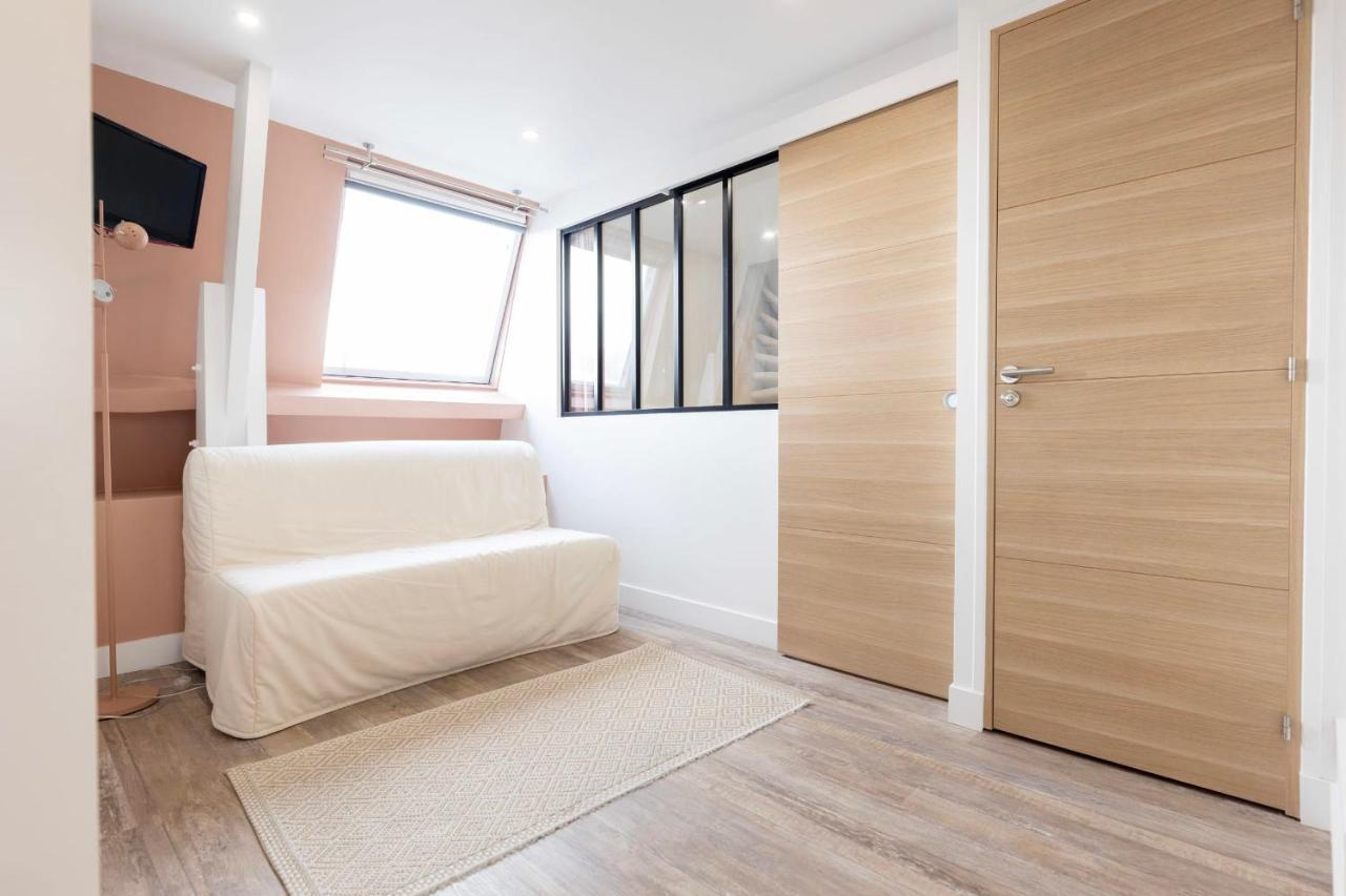 Amazing Under The Roof In 8th Apartment Paris