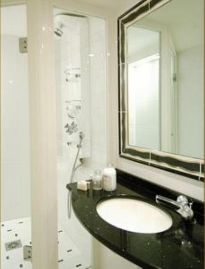 Gaillon Opera Hotel 3*