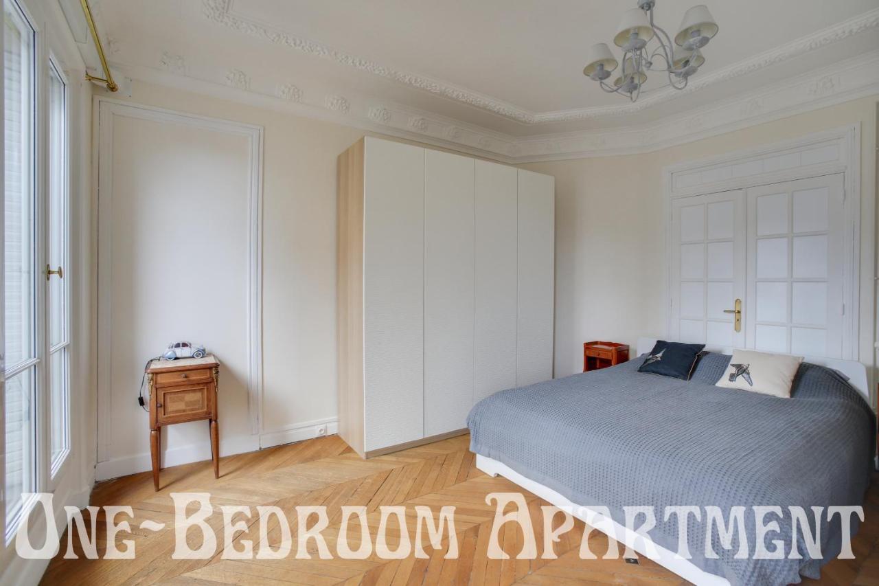 Eiffel Tower View Bed & Breakfast *
