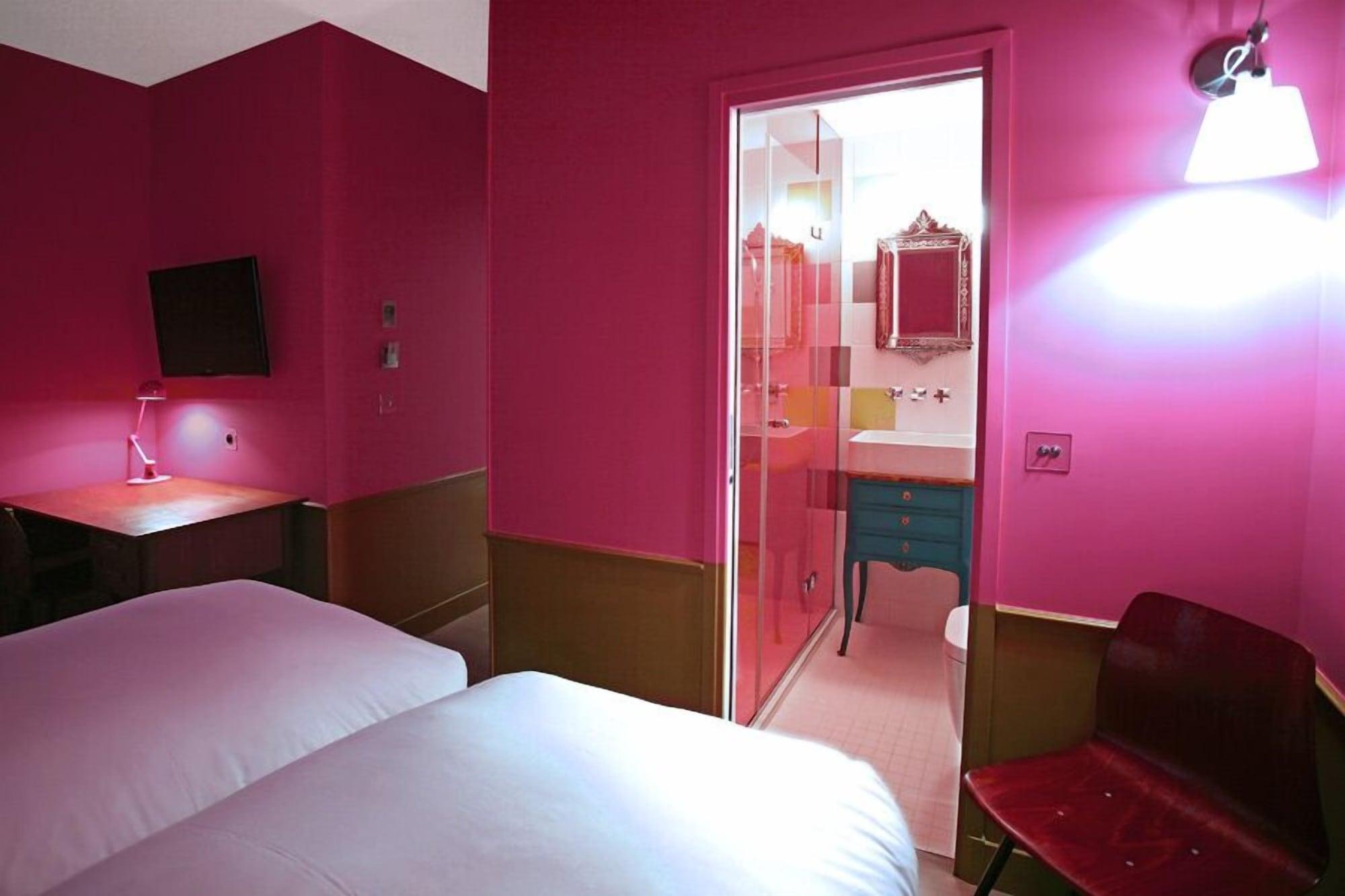 Crayon Hotel 3*
