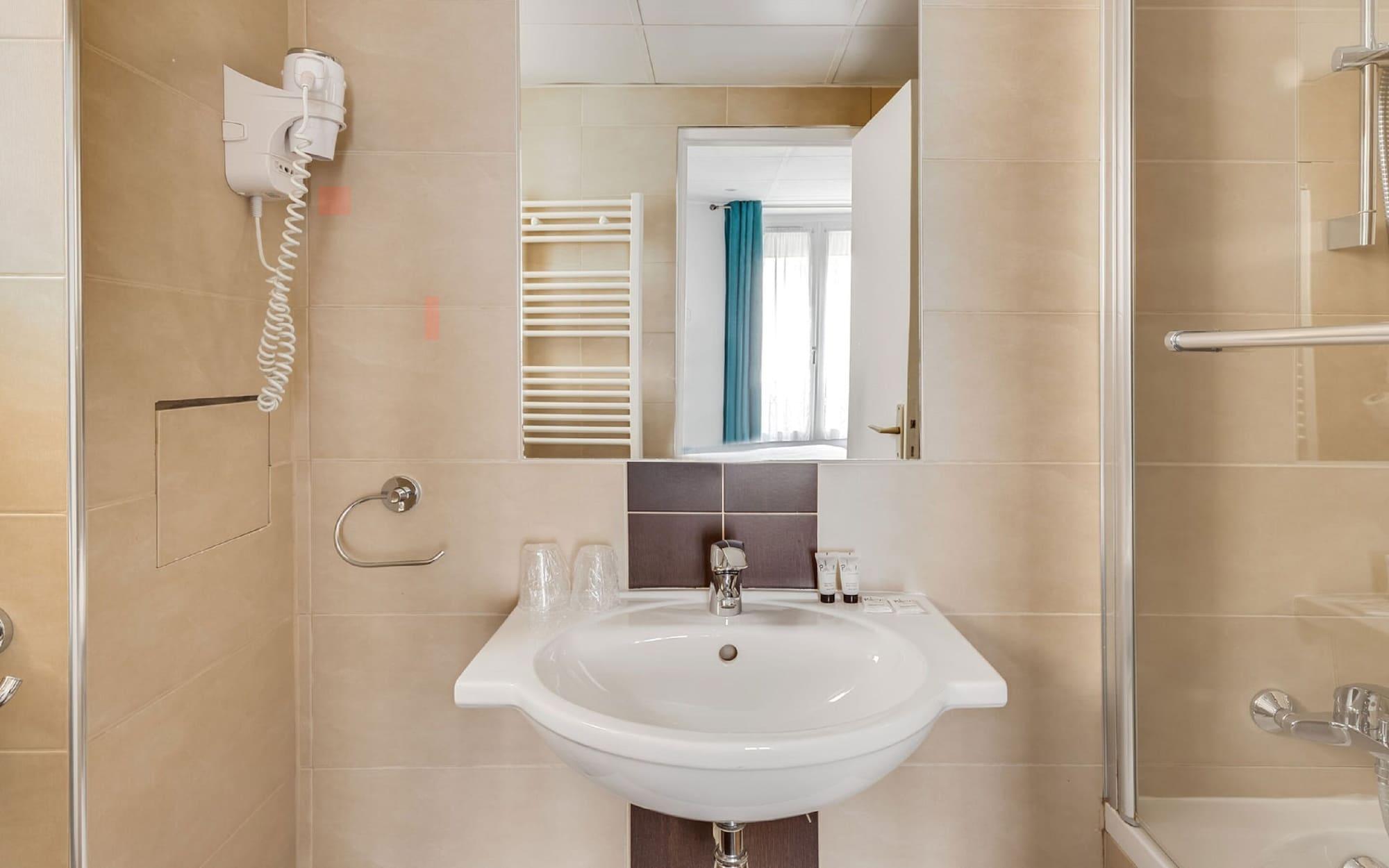 Carladez Cambronne 3*