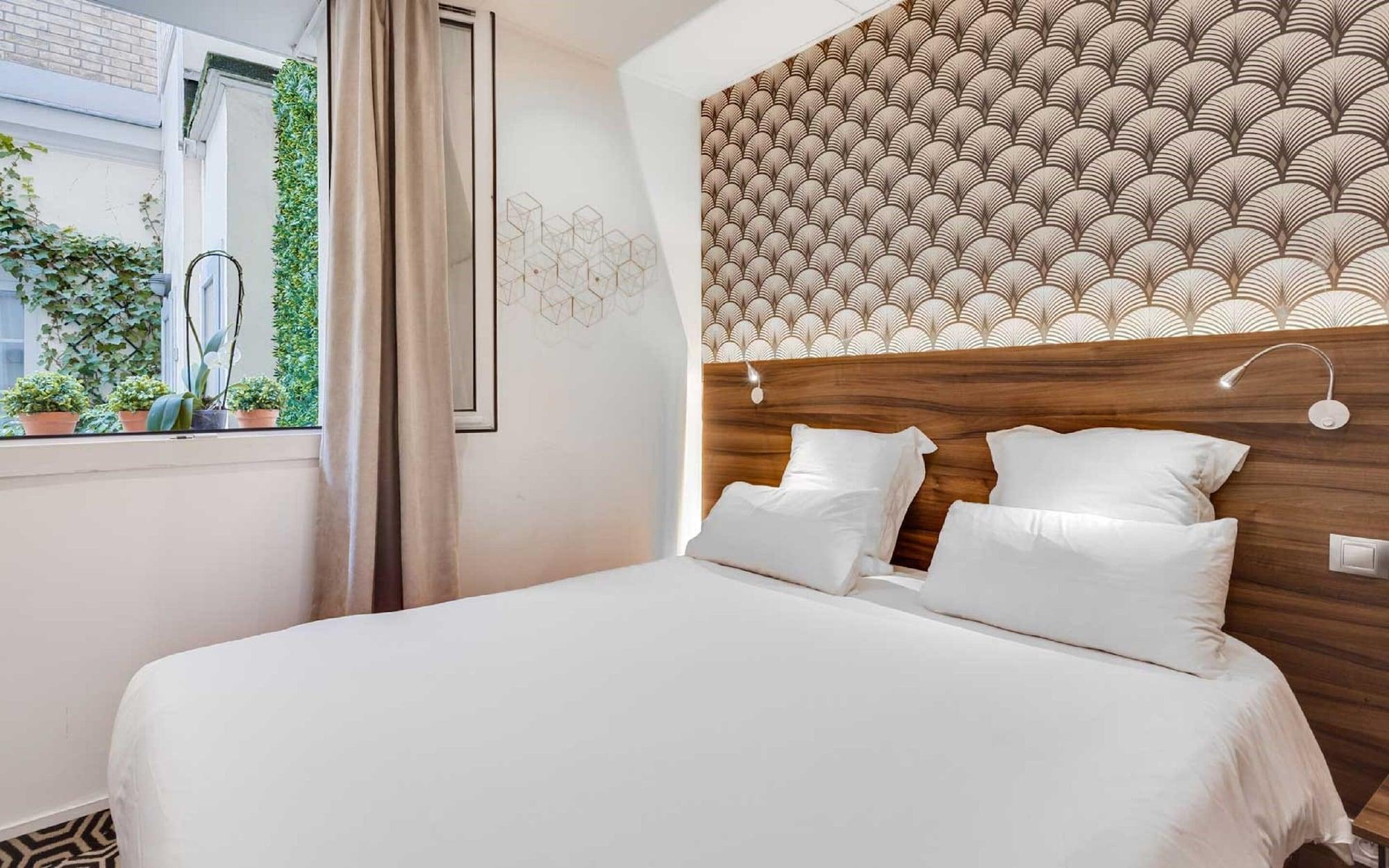 Carladez Cambronne Hotel 3*
