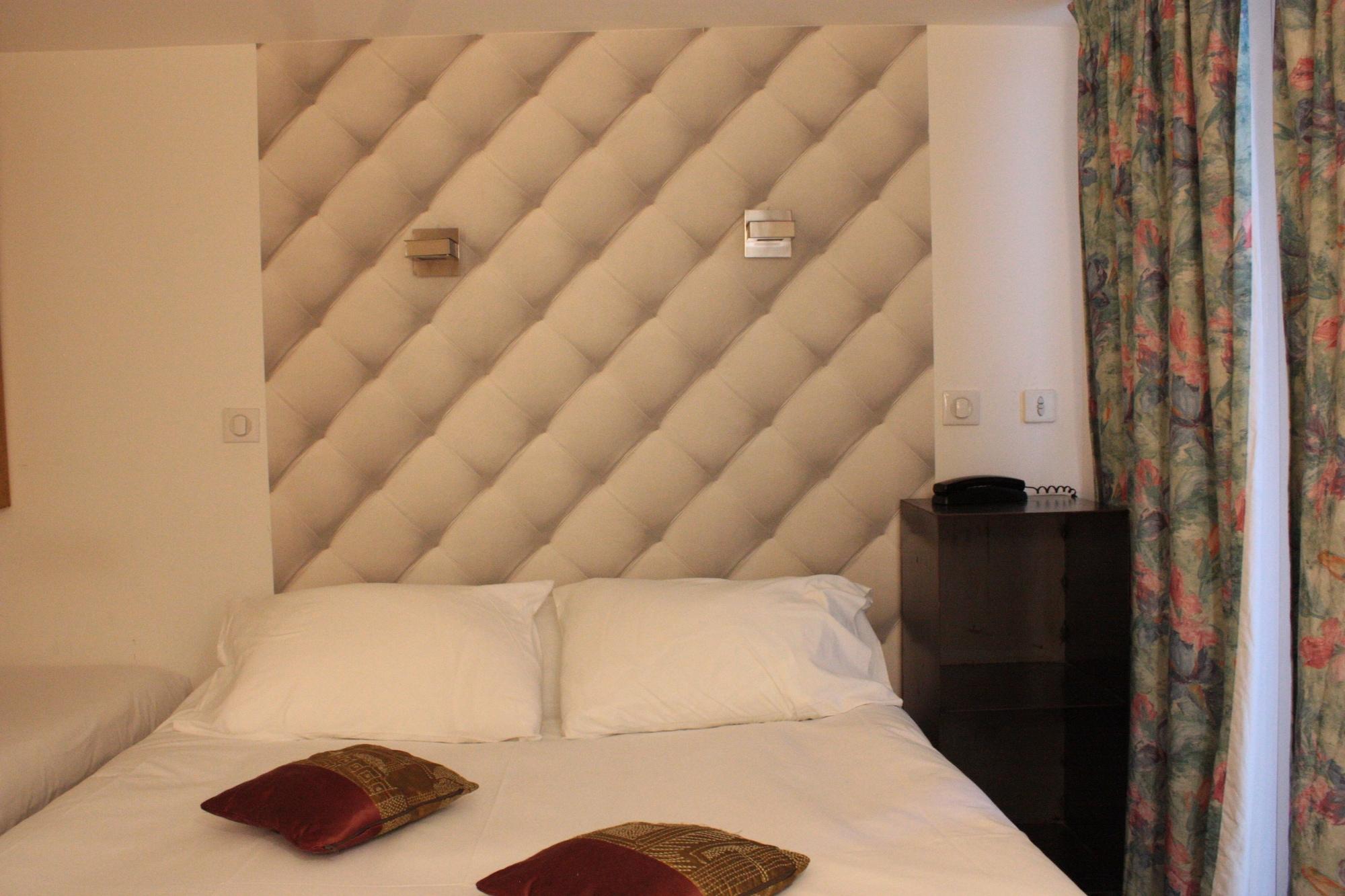 Hotel Hauteville Opera 3*