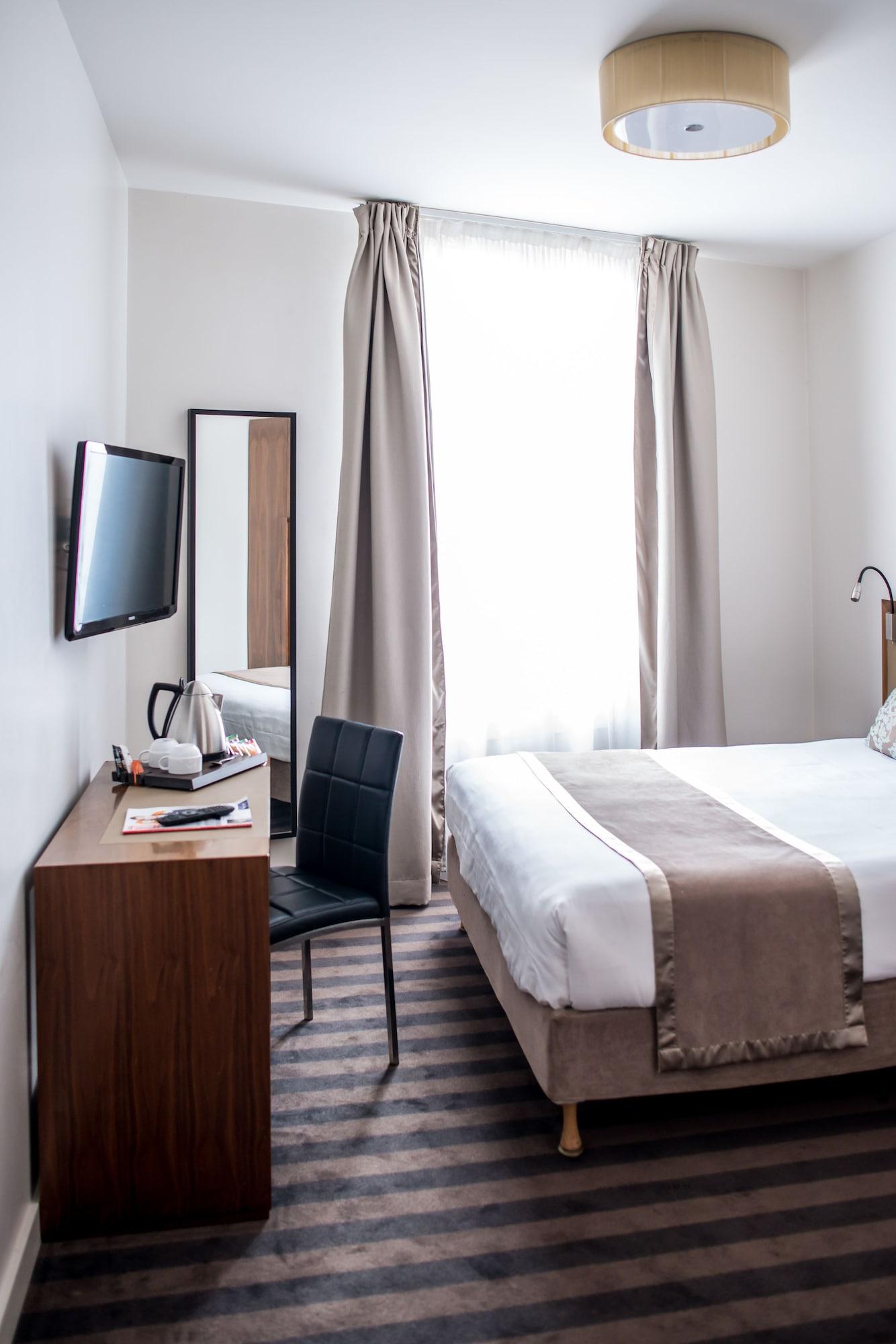 Art Eiffel Hotel