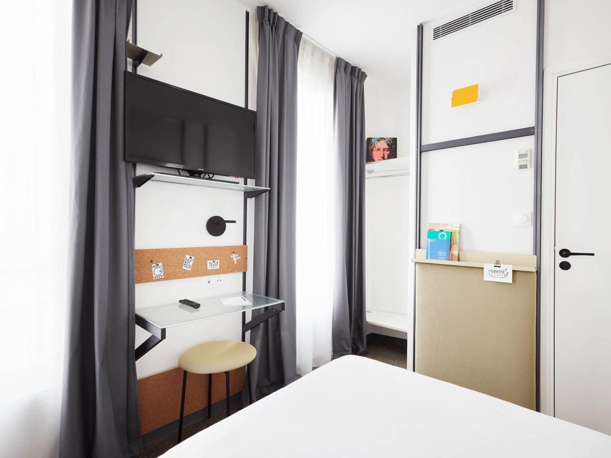 French Theory Hotel 3*